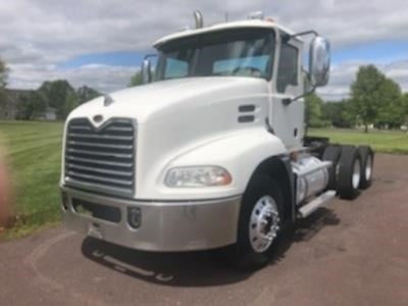 2006 MACK PINNACLE CXU613 - Bergey's Truck Centers: Medium & Heavy Duty ...