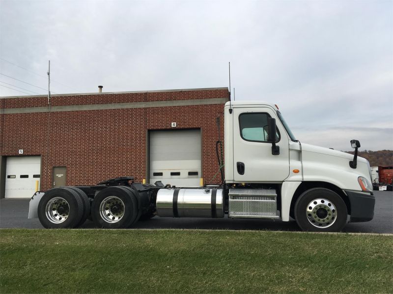 18 Freightliner Cascadia 125 Bergey S Truck Centers Medium Heavy Duty Commercial Truck Dealer