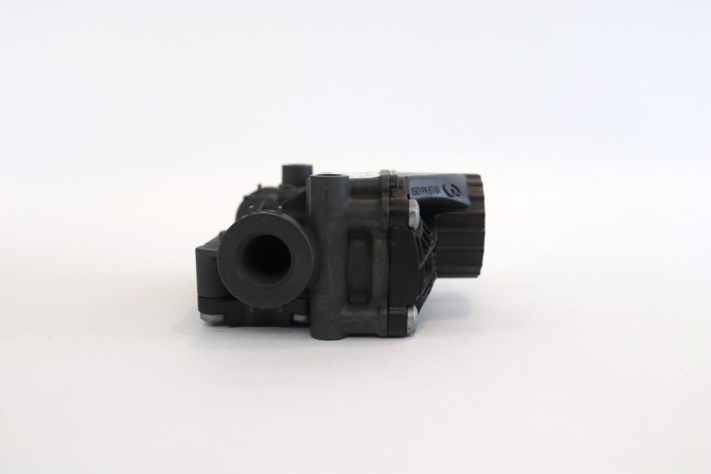 Bendix M40HF ABS Moldulator Valve K079665 - Bergey's Truck Centers ...