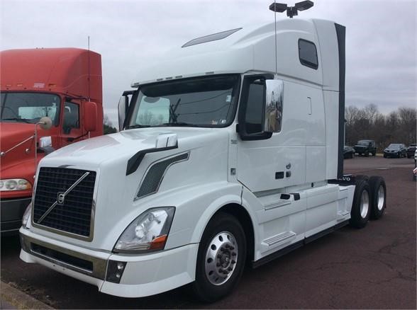 2015 VOLVO VNL64T670 - Bergey's Truck Centers: Medium & Heavy Duty ...